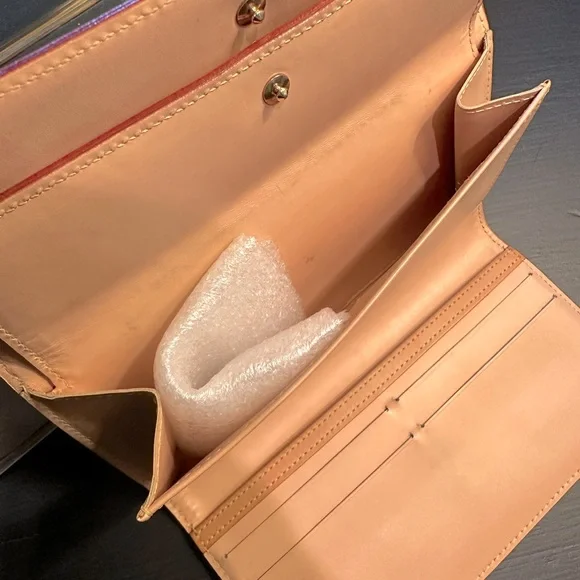 SOLD Limited edition Louis Vuitton White Monogram Multicolor Sarah Wallet - Picture 6 of 11